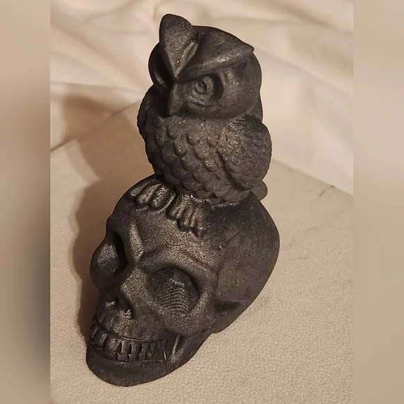 Shungite Skull and Owl Carving - Picture 2 of 5